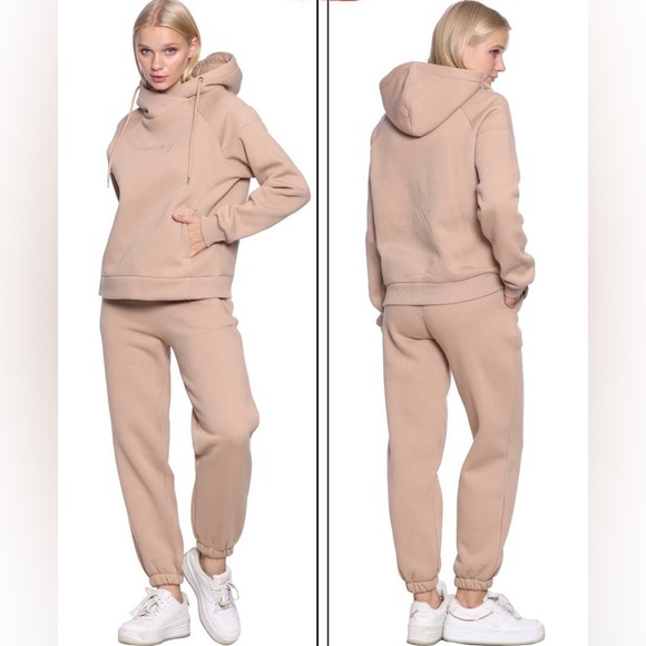 Pants - A two-piece fleece suit. Brand Whitney.